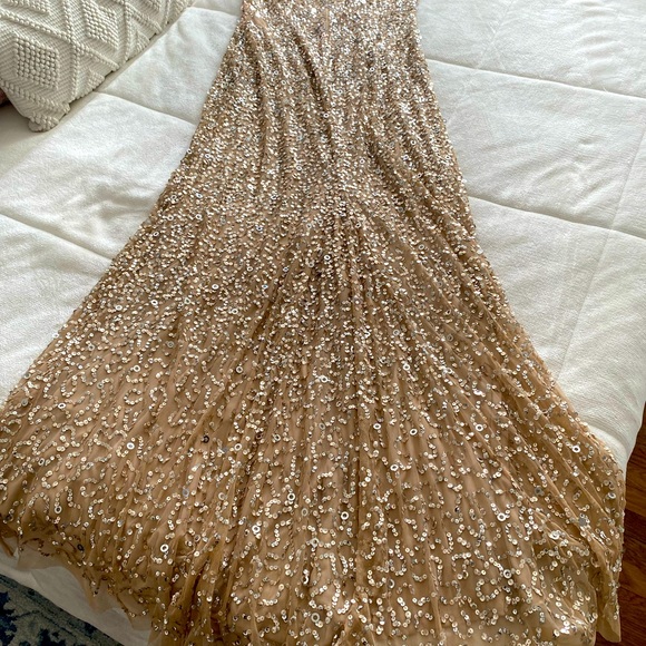 Adrianna Papell scoop back sequin gown in champagne gold - Picture 3 of 12